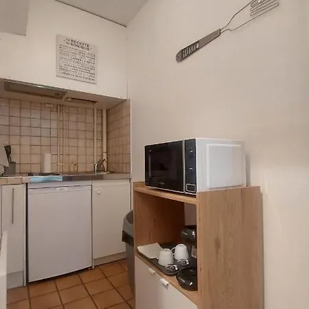 Meuble Au Pied Du Chateau *